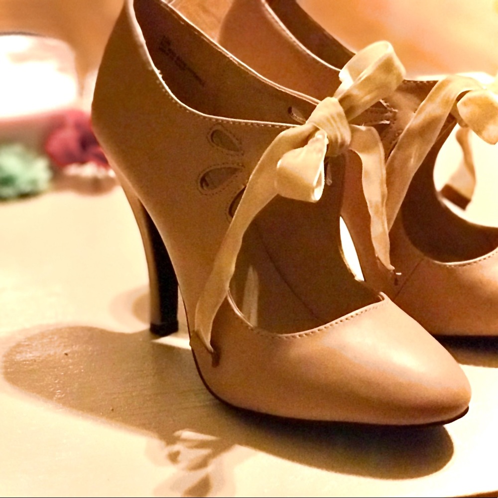 Dolce 50’s Style Heel